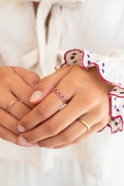 Bague Vintage Avec Fleurs Roses Et Rouges