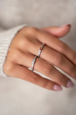Bague Vintage Rectangle Structurée Et Transparente