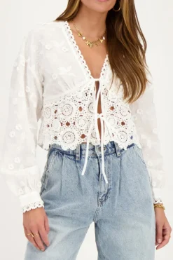 Blouse Blanche Avec Broderie Et Crochet