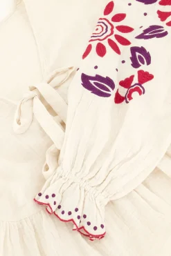 Blouse En Mousseline Blanche Avec Broderies Et Nœuds