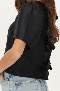 Blouse Noire Avec Manches Plissées Et Nœuds