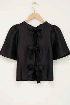 Blouse Noire Avec Manches Plissées Et Nœuds