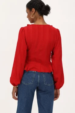 Blouse Rouge Avec Volants Et Boutons