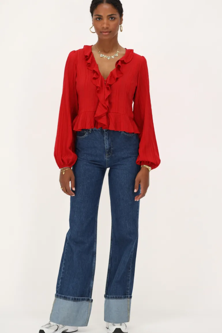 Blouse Rouge Avec Volants Et Boutons