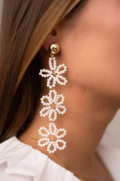 Boucles D'oreilles Avec 3 Fleurs Blanches