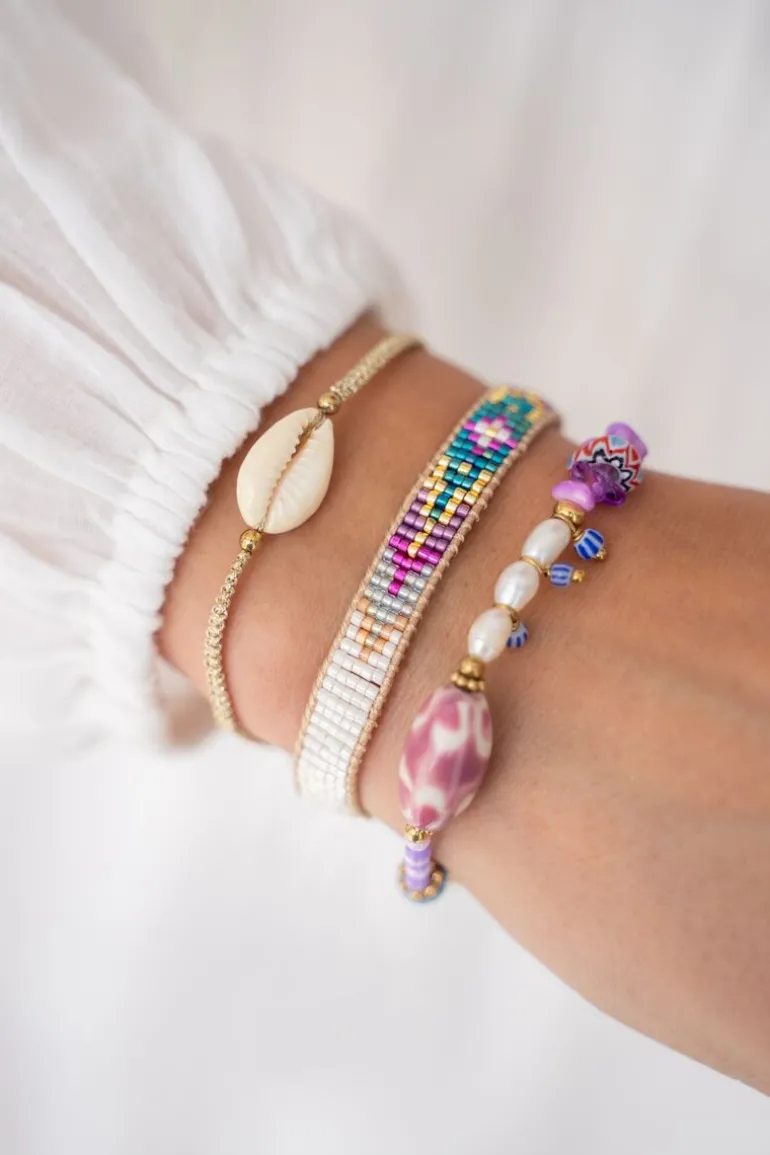 Bracelet Art En Cordon Doré Avec Coquillage