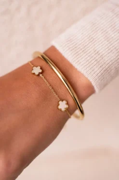 Bracelet Minimaliste Avec Trois Fleurs En Nacre