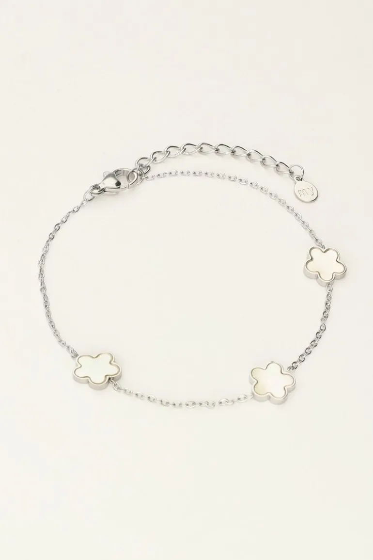 Bracelet Minimaliste Avec Trois Fleurs En Nacre