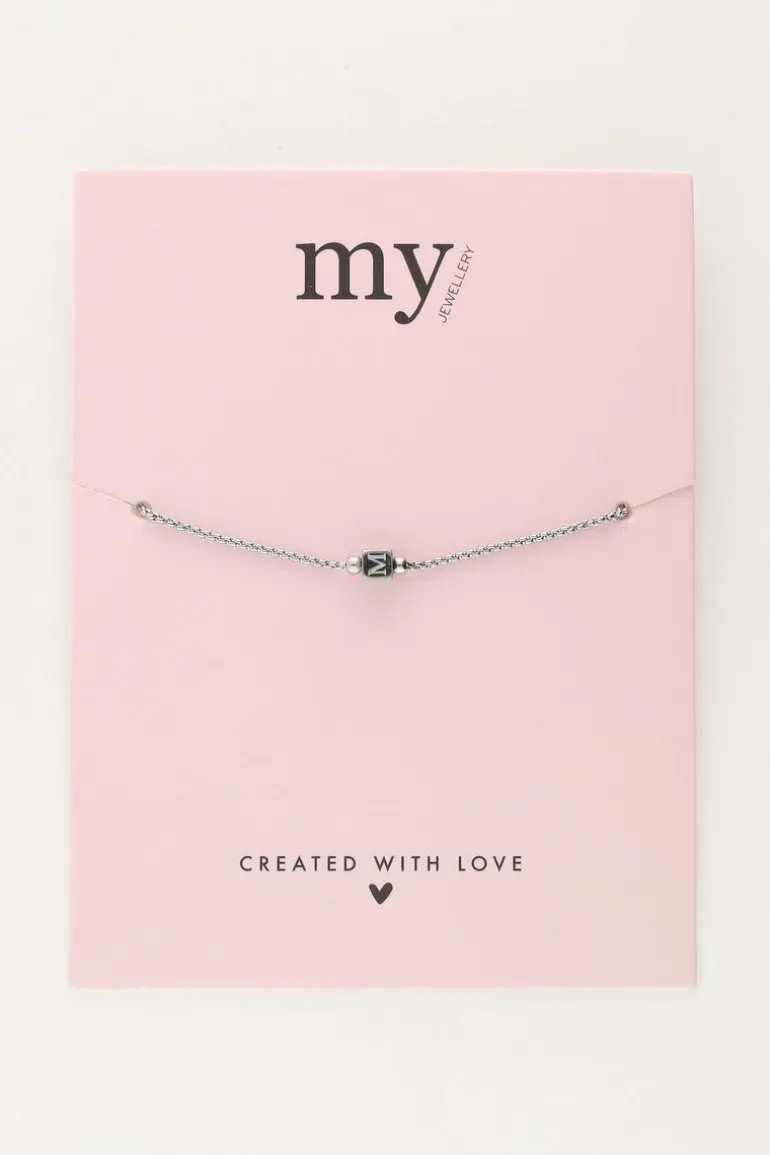 Bracelet Minimaliste Avec Cube Initiale