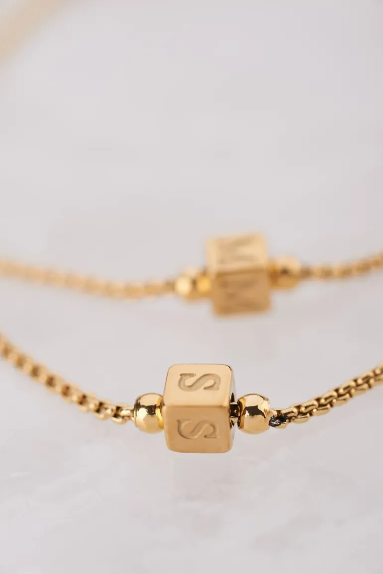 Bracelet Minimaliste Avec Cube Initiale
