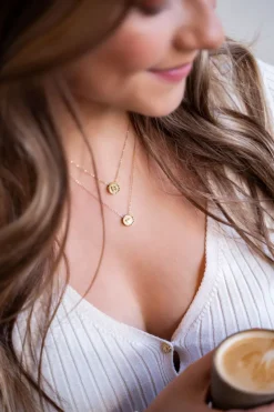 Chaîne Avec Pendentif Initiale