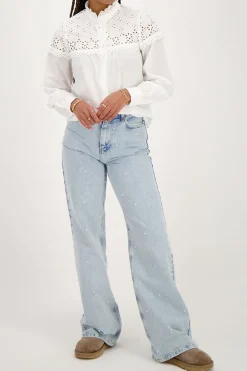 Chemise Blanche Avec Broderie Et Col à Volants