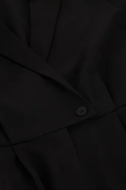 Combinaison Noire Avec Col En V