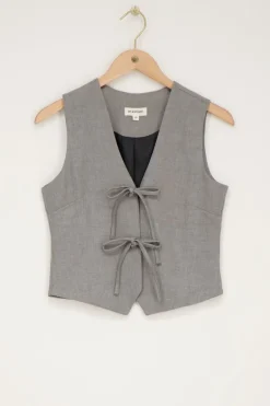 Gilet Gris Avec Nœuds