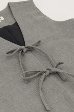 Gilet Gris Avec Nœuds