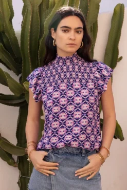 Haut Bleu Avec Imprimé Rose Et Blouse