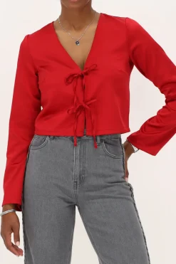 Haut Effet Satiné Rouge Avec Nœuds