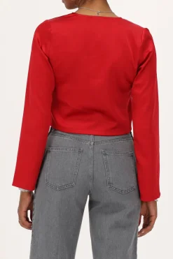 Haut Effet Satiné Rouge Avec Nœuds