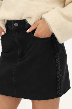 Jupe-short En Denim Noir Avec Tresse