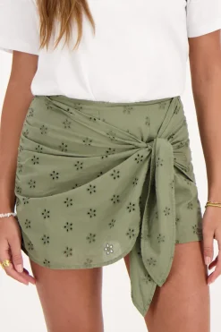 Jupe-short Verte Avec Broderie Florale