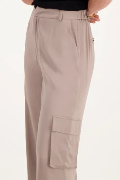 Pantalon Cargo Ample Taupe à Effet Satin