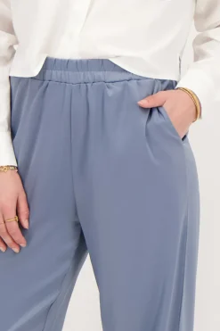 Pantalon Large En Satin Bleu Avec Ceinture élastiquée