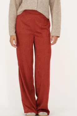 Pantalon Rouge Aspect Satiné Jaquard