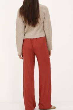 Pantalon Rouge Aspect Satiné Jaquard