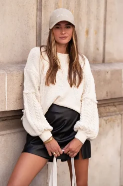 Pull Beige Avec Manches En Jacquard