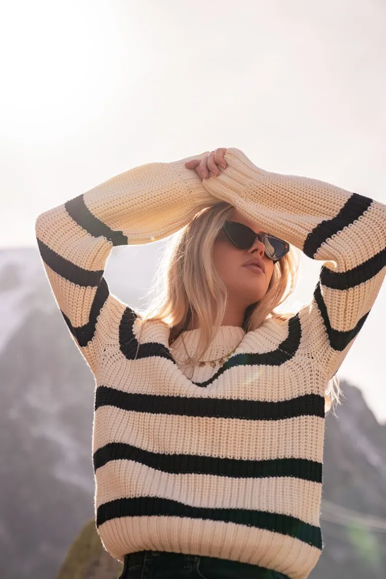 Pull Blanc En Maille à Rayures Noires