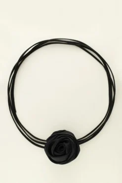 Ras De Cou Cordon Noir Et Fleur Satinée