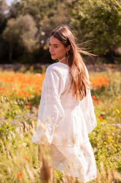 Robe Ample Blanche à Broderies