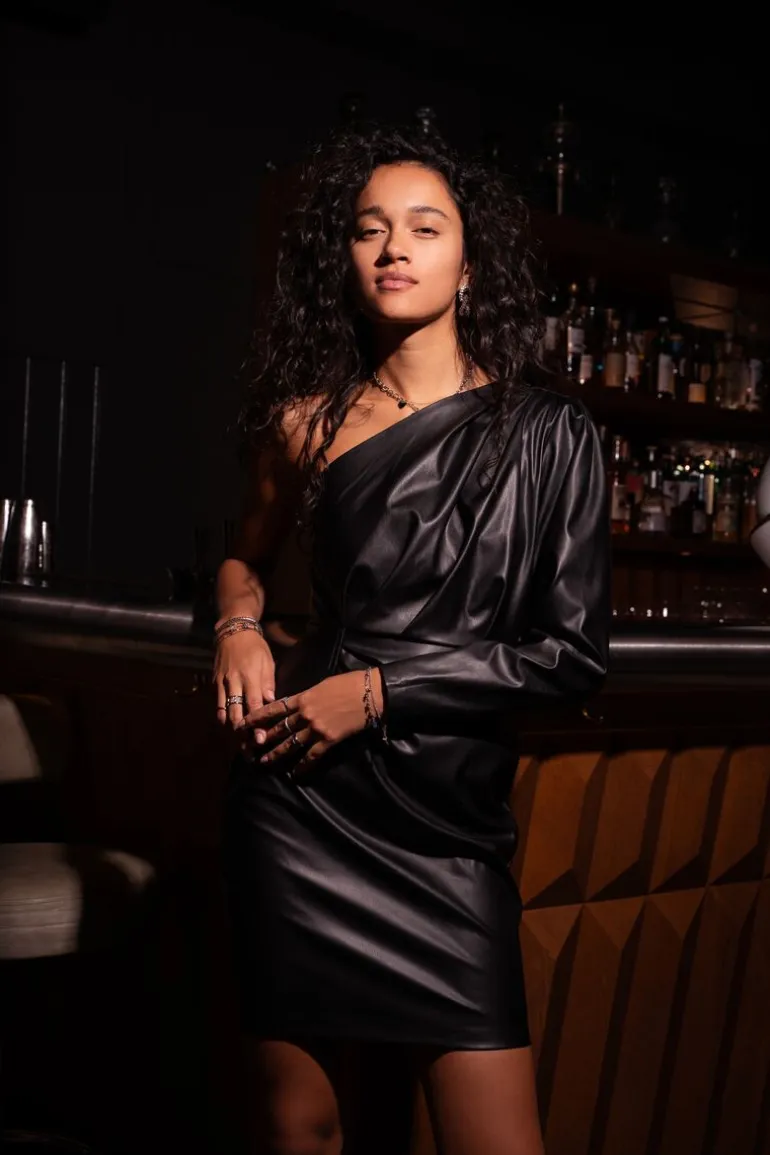 Robe Asymétrique En Similicuir Noir