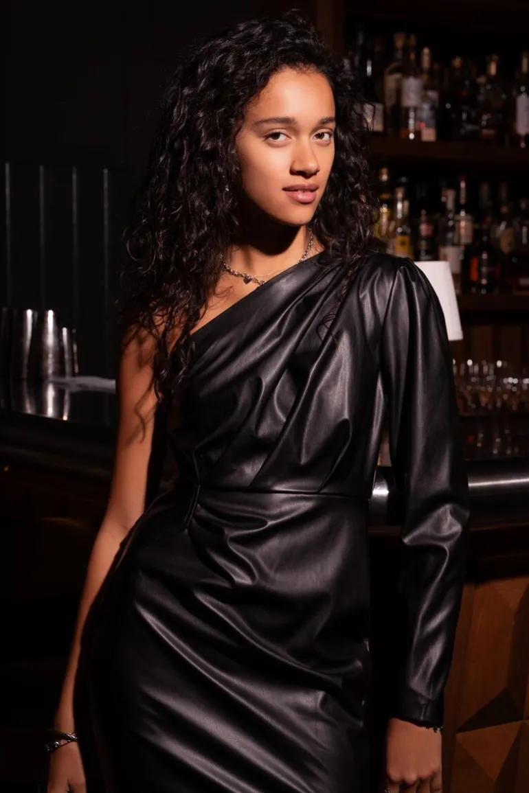 Robe Asymétrique En Similicuir Noir