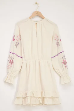 Robe Beige Avec Broderies