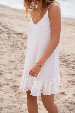 Robe Blanche à Fines Bretelles