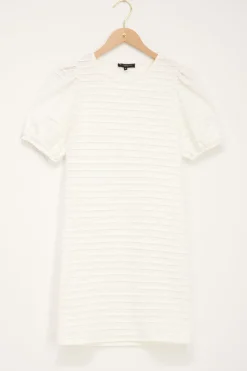 Robe Blanche Côtelée Avec Manches Bouffantes