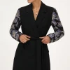 Robe Blazer Noire Avec Manches En Jacquard