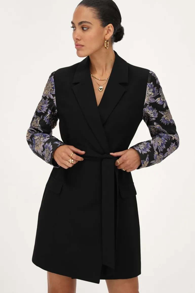 Robe Blazer Noire Avec Manches En Jacquard