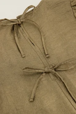 Robe En Bronze Avec Manches Bouffantes Et Nœuds