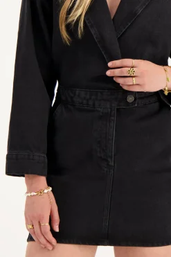 Robe En Denim Noir Avec Col à Revers
