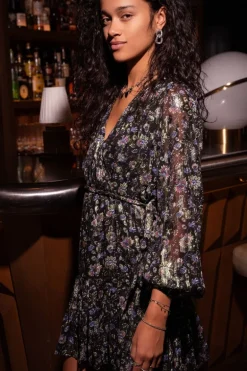 Robe En Jacquard Noir Avec Imprimé Doré