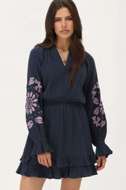 Robe En Mousseline Bleu Foncé Avec Broderie Lilas
