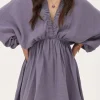 Robe En Mousseline Violette à Manches Bouffantes