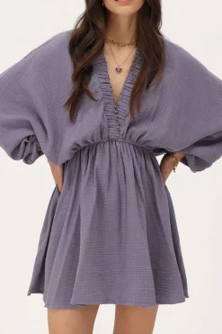 Robe En Mousseline Violette à Manches Bouffantes
