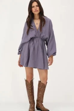 Robe En Mousseline Violette à Manches Bouffantes