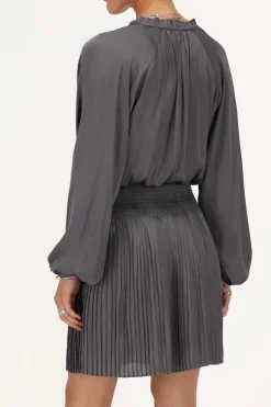 Robe Grise Plissée Satinée