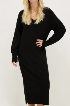 Robe Longue Noire Avec Col En V