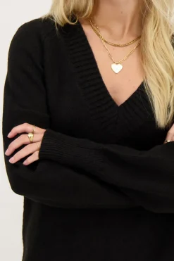 Robe Longue Noire Avec Col En V