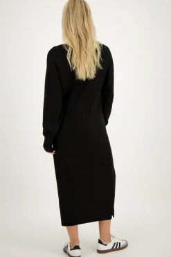 Robe Longue Noire Avec Col En V